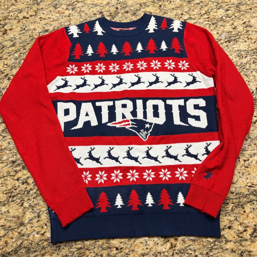 NFL Team Apparel New England Patriots Christmas Sweater Mens Large Red Blue